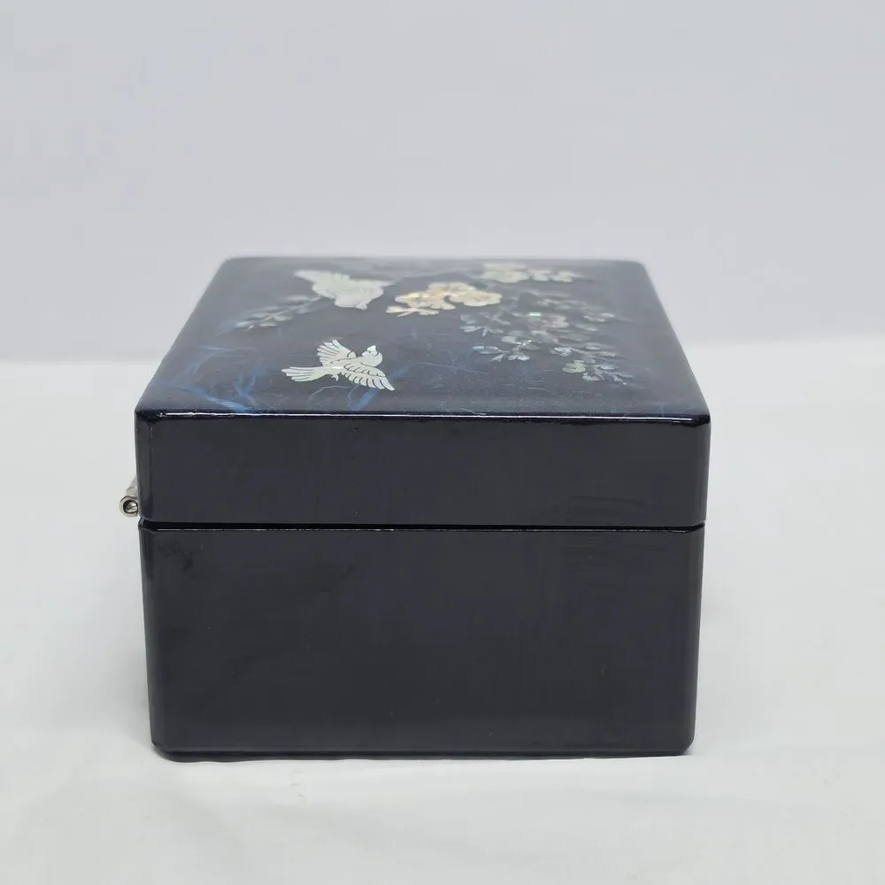 Vintage Korean Asian Lacquered Jewelry Box Turtle Clasp Abalone Shell Birds